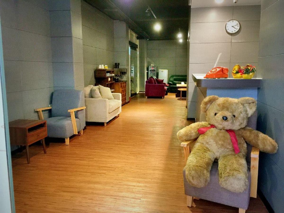 Mini Box Hotel Тайбэй Экстерьер фото