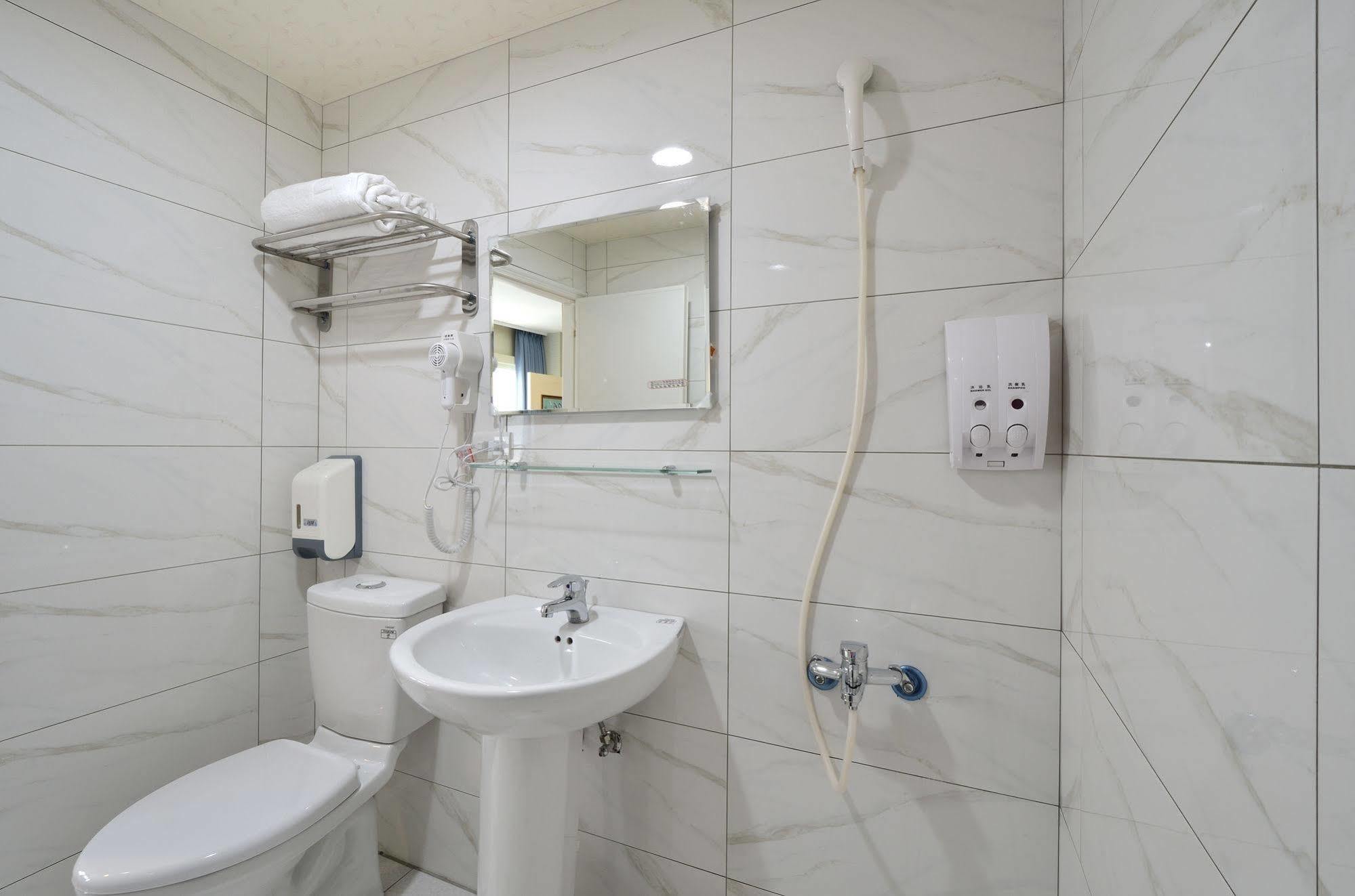 Mini Box Hotel Тайбэй Экстерьер фото