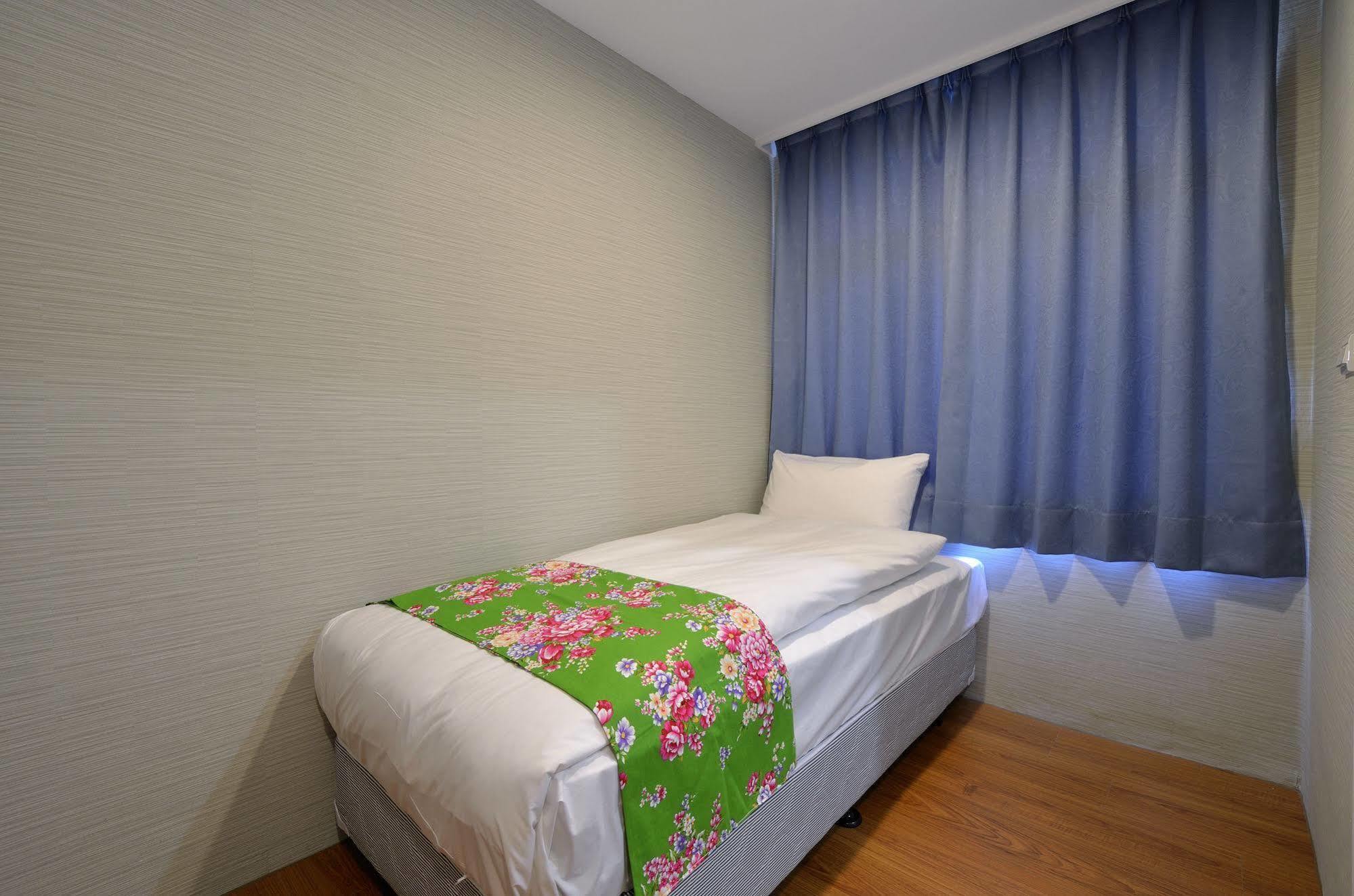 Mini Box Hotel Тайбэй Экстерьер фото