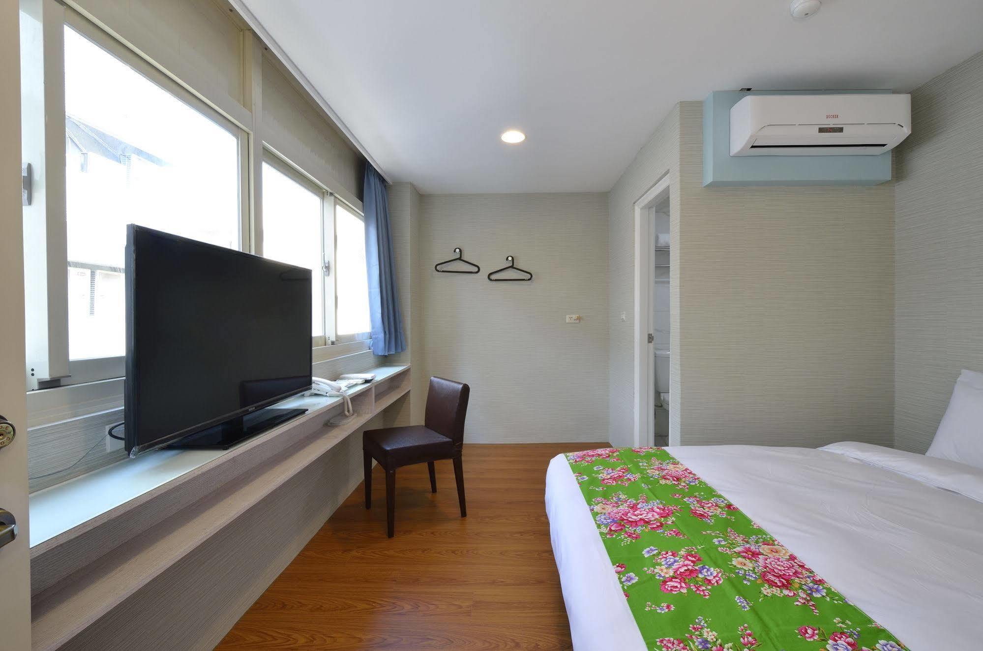 Mini Box Hotel Тайбэй Экстерьер фото