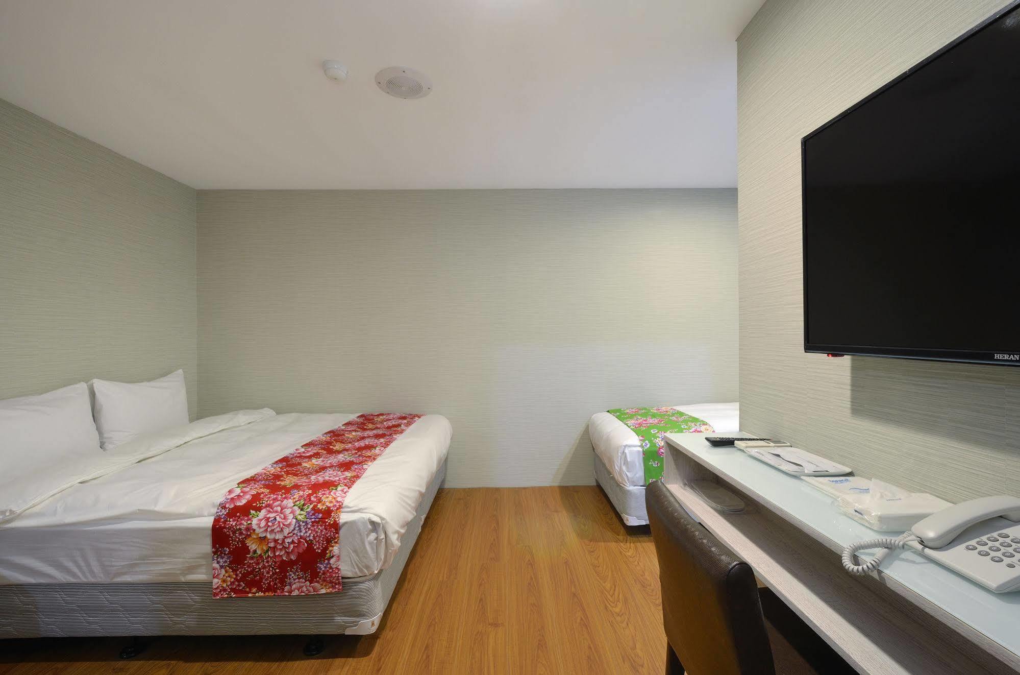Mini Box Hotel Тайбэй Экстерьер фото